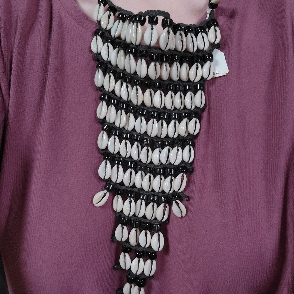 Seashell choker necklace